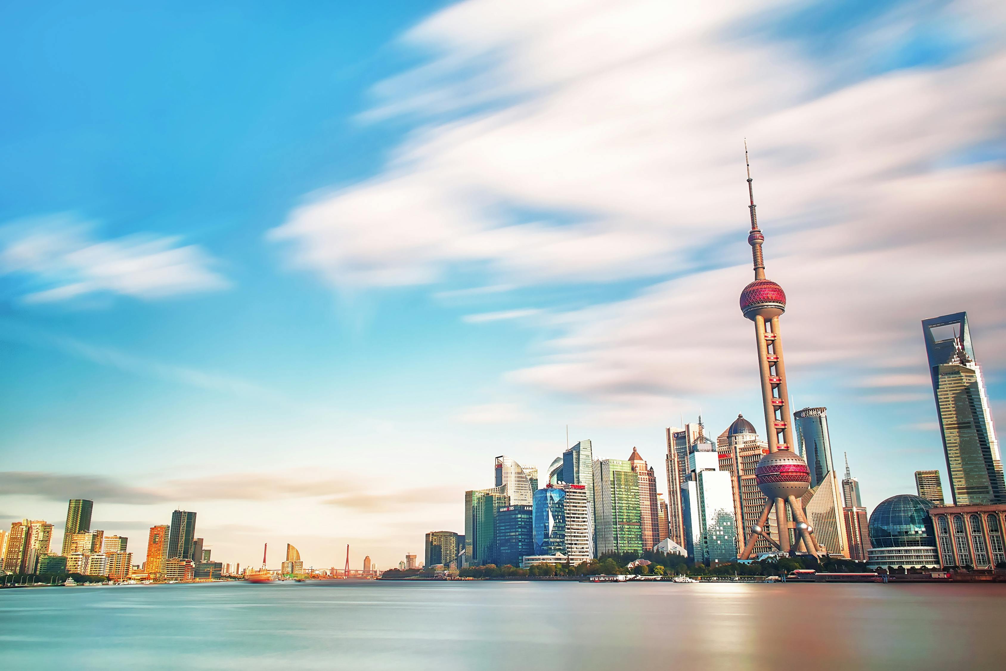 上海电视台第一财经，引领财经新时代的先锋