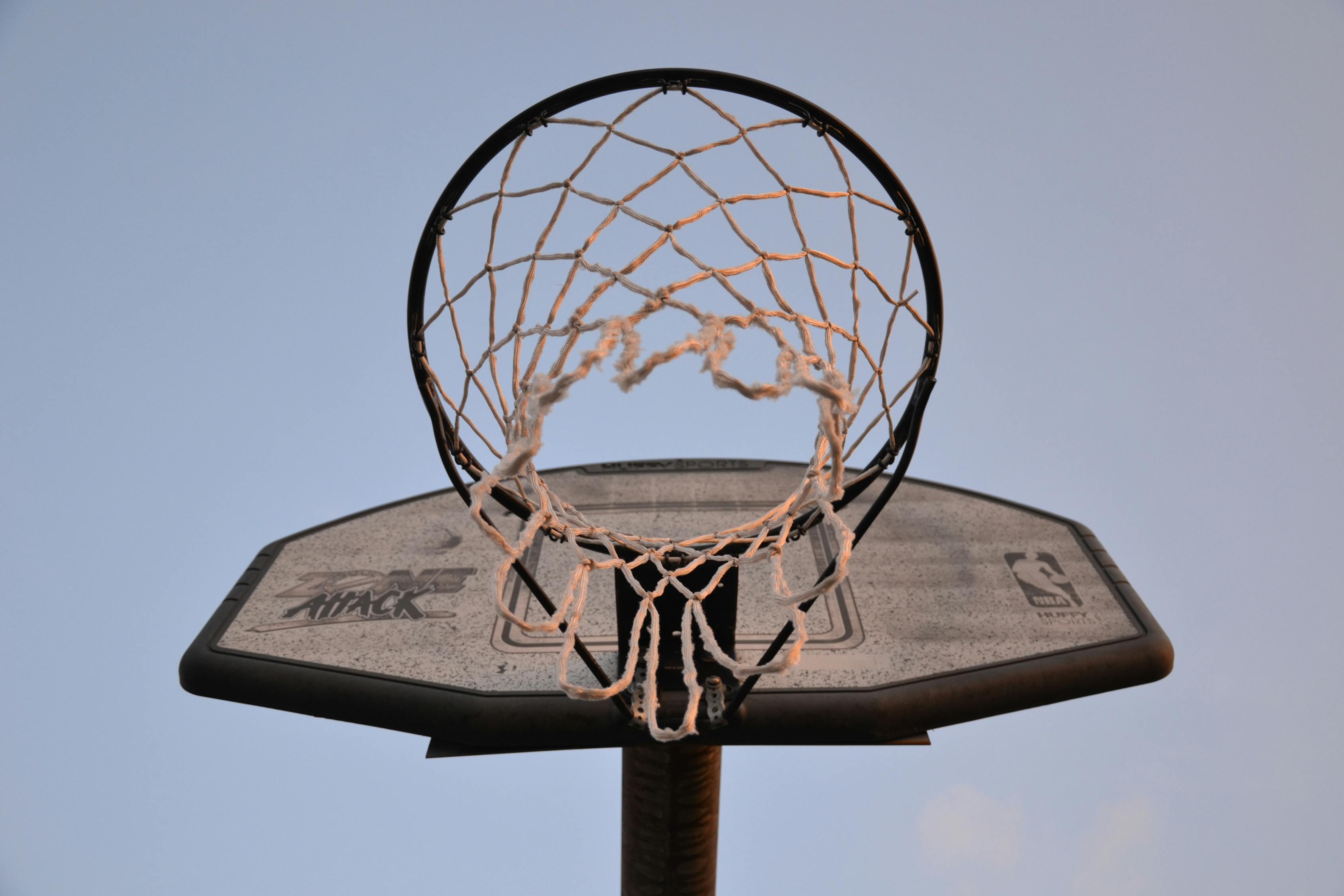 NBA勇士热血篮球盛宴，激情四溢的比赛视频回顾