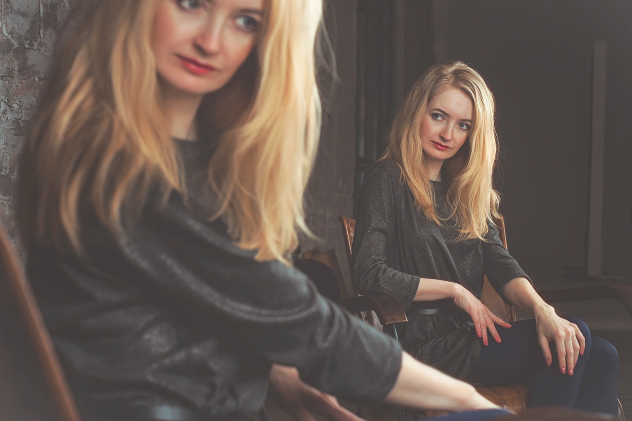 出轨的女人电影,镜像中的现实反思与启示